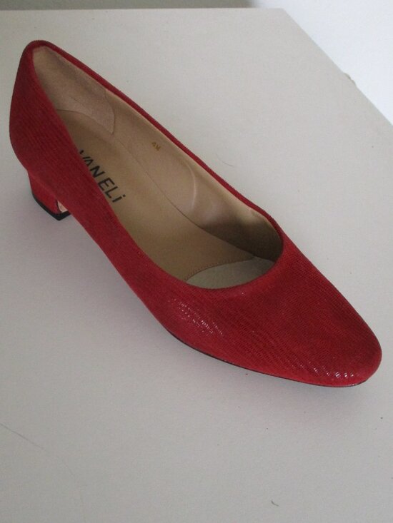 Van Eli Shoes - Van Eli Womens Red Textile 1.25" Low-Heel Pump Shoe - Size 4M